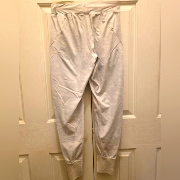 Alphalete Camo Jogger- Size Small- EUC🤍🩶 - Picture 2 of 4